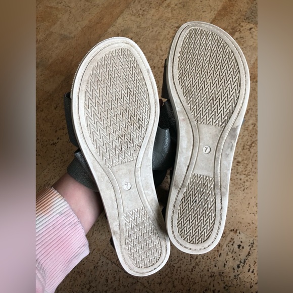 EILEEN FISHER 'Sport Plateau Sandals' Metallic Pewter Size 7 - Picture 8 of 8